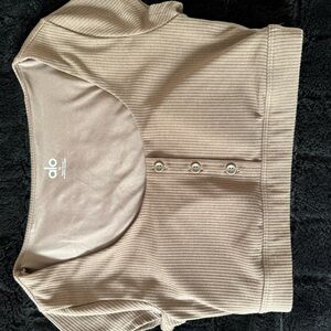 Alo Cropped Button BrownBra